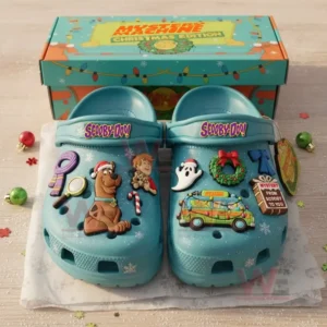 Scooby Doo Mystey Machine Crocs Clogs with Charms 9 scooby doo mystey machine christmas edition crocs clogs with charms img 2