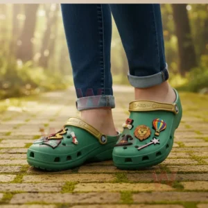 The Wizard of Oz Crocs Clogs with Charms 9 the wizard of oz crocs clogs with charms img 4