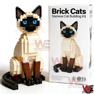 Siamese cat brick building model positioned next to its box showing the completed design and retail packaging!