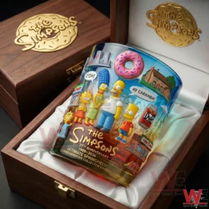 A The Simpsons anniversary whiskey glass with detailed character artwork presented in a wooden collector box!